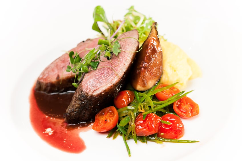 Glaserat ankbröst med pumpa, macadamianötter och polenta